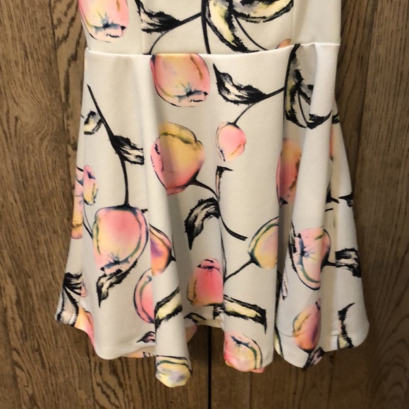 Pippa & Julie dress in size 7 - Picture 3 of 7